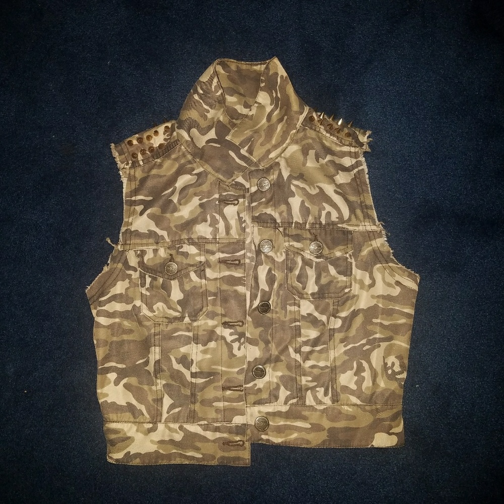 Camo vest